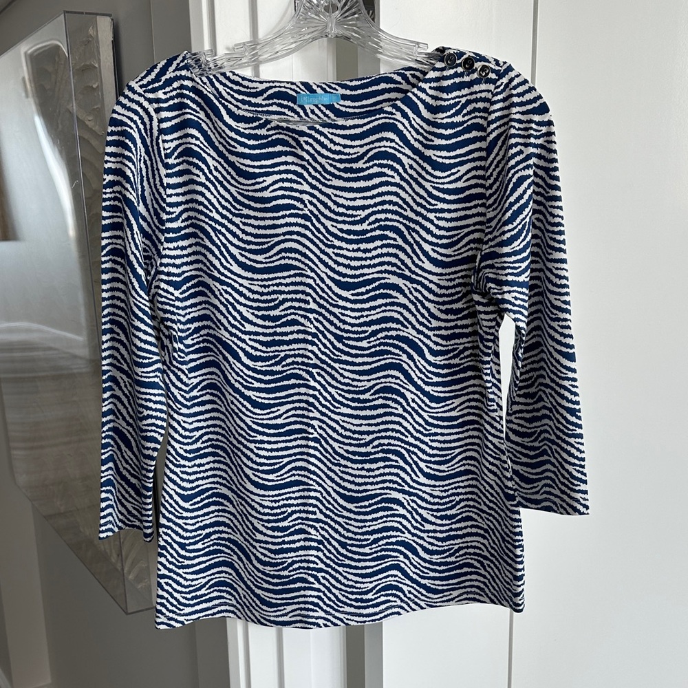 J. McLaughlin Navy and White Zebra Print Long Sleeve Top